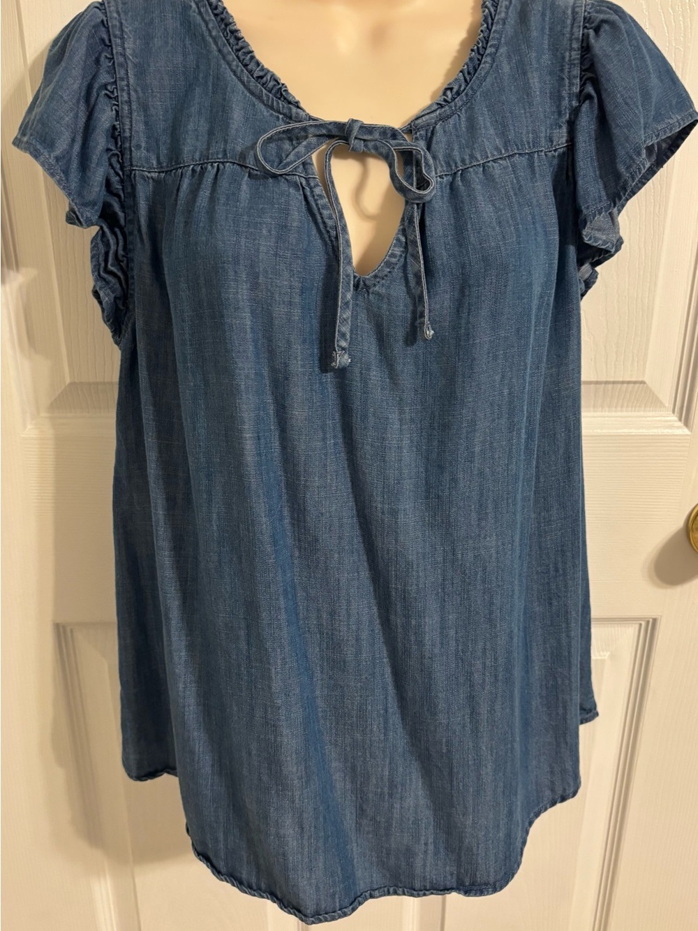 LC Lauren Conrad Blue Tie-Neck Chambray Flutter Sleeve Tunic